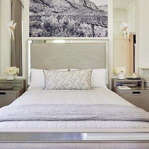 Kamer met een Queen Size Bed